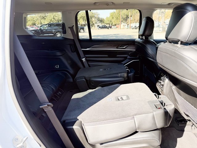 Used 2021 Jeep Grand Cherokee L Limited w/ Luxury Tech Group II image 20