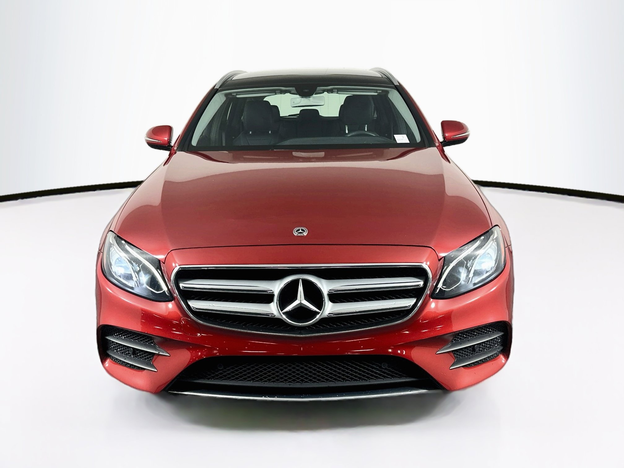 Used 2018 Mercedes-Benz E 400 4MATIC Wagon w/ Premium 1 Package image 2