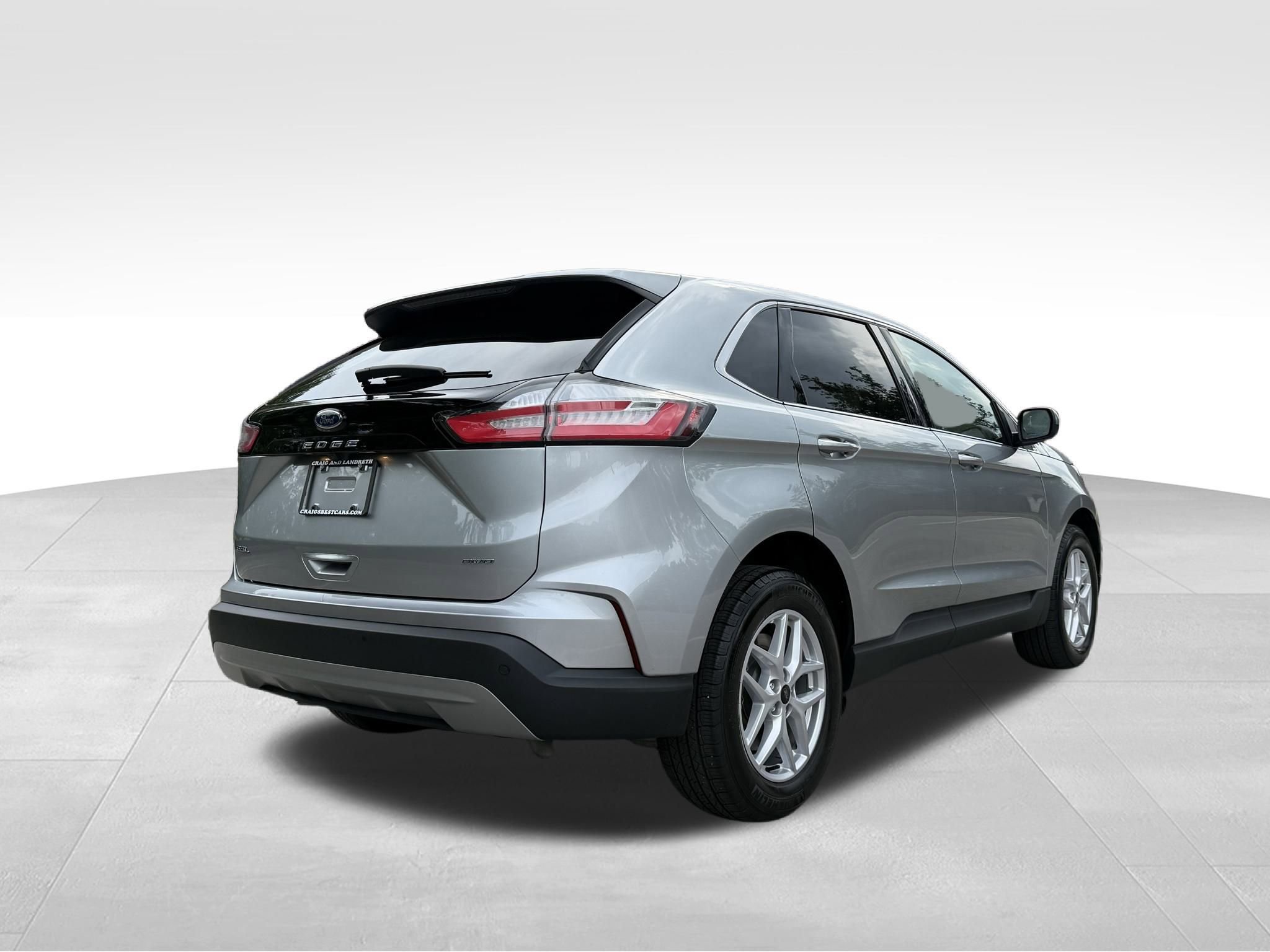 Used 2024 Ford Edge SEL w/ Convenience Package image 4