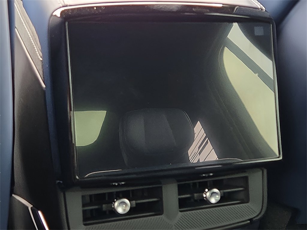 New 2026 Cadillac Vistiq Premium Luxury w/ LPO, Floor Liner Package image 17