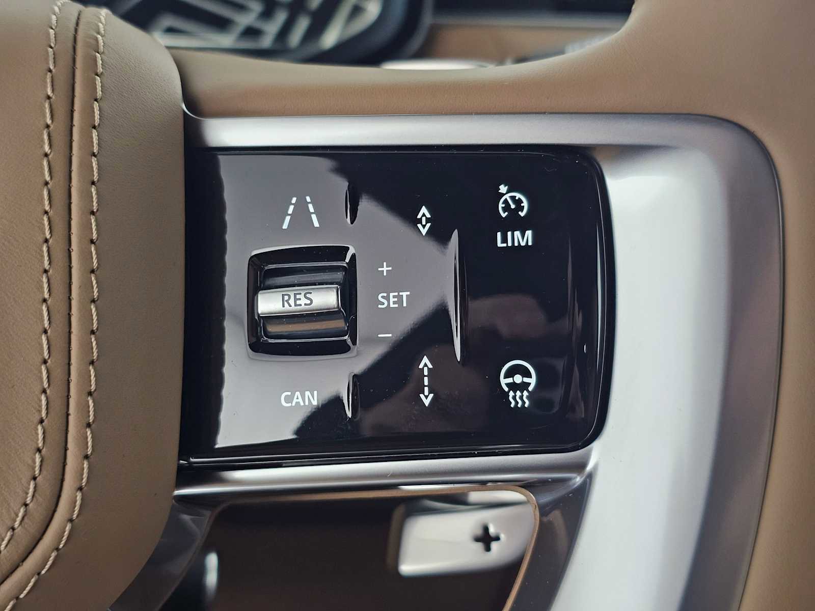 New 2026 Land Rover Range Rover SE image 28