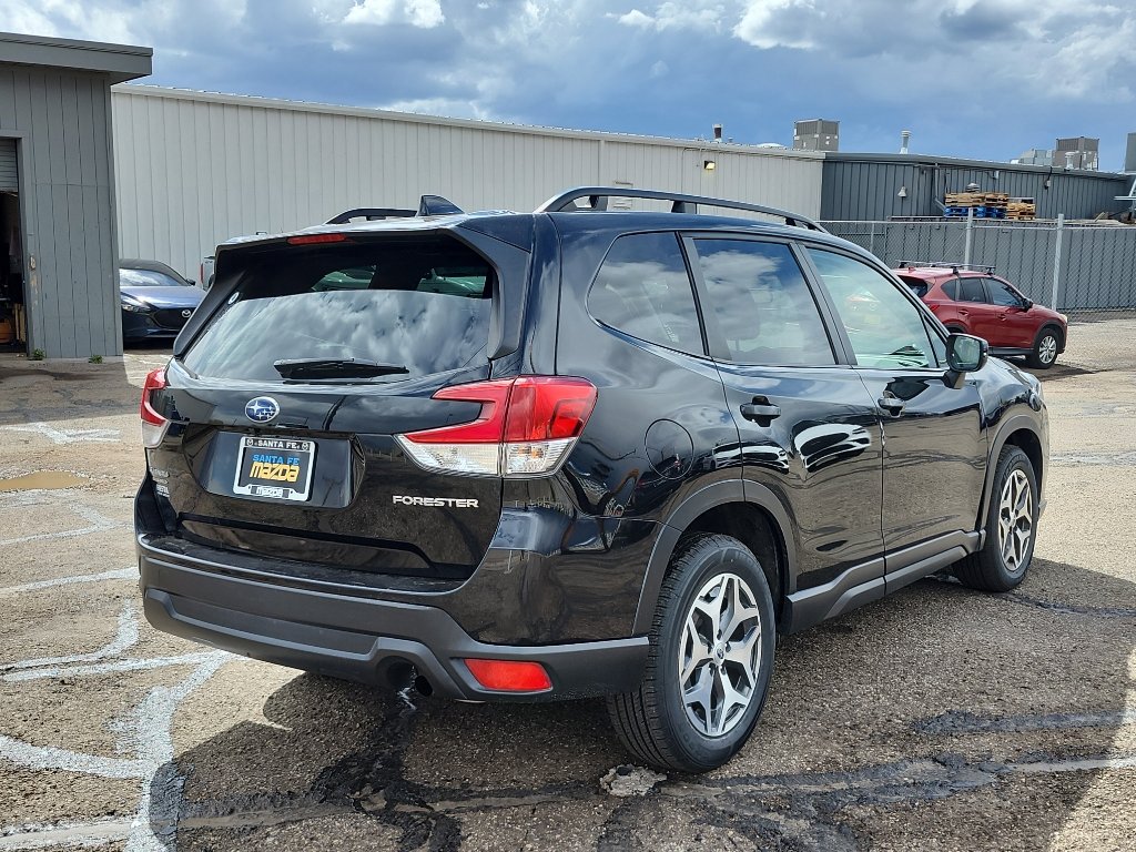 Used 2022 Subaru Forester Premium AWD/4WD image 6