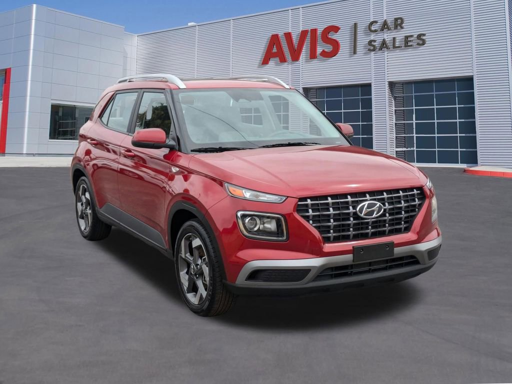 Used 2025 Hyundai Venue SEL image 3