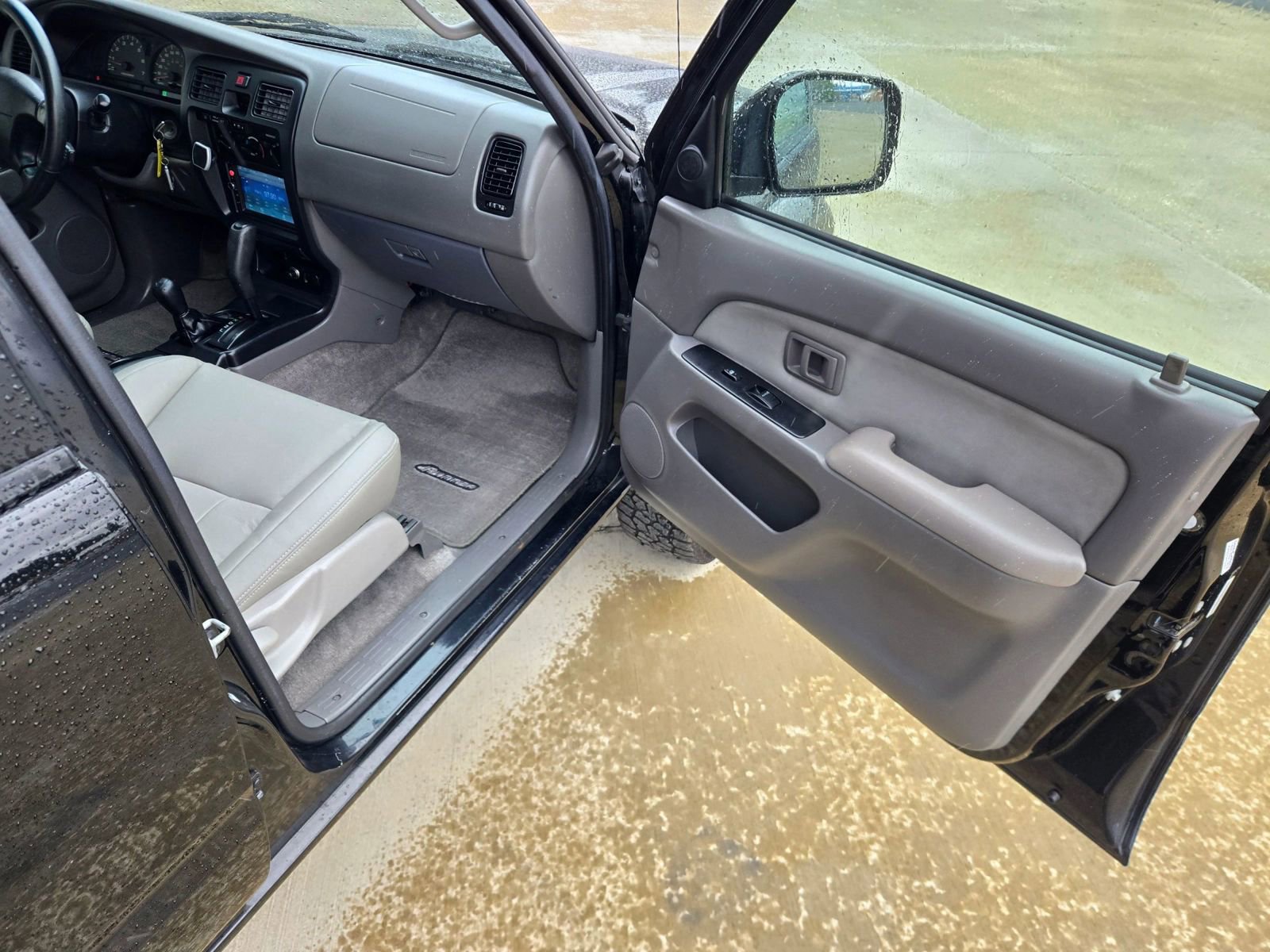Used 2002 Toyota 4Runner SR5 image 16