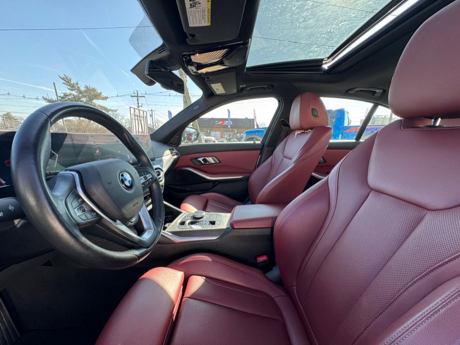 Used 2023 BMW 330i xDrive Sedan w/ Premium Package AWD/4WD image 19