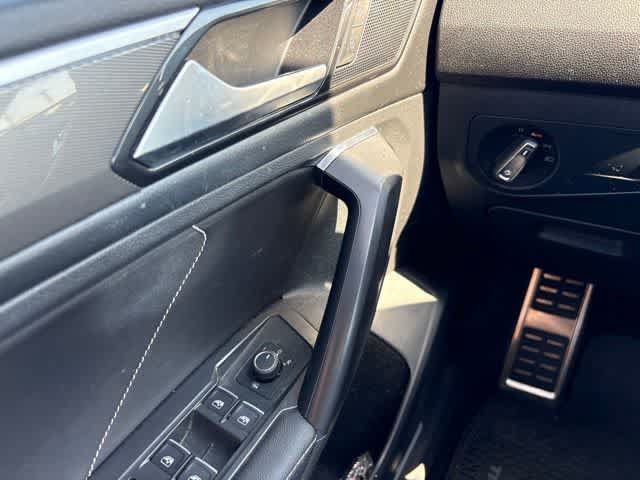 Used 2022 Volkswagen Tiguan SE R-Line FWD image 23