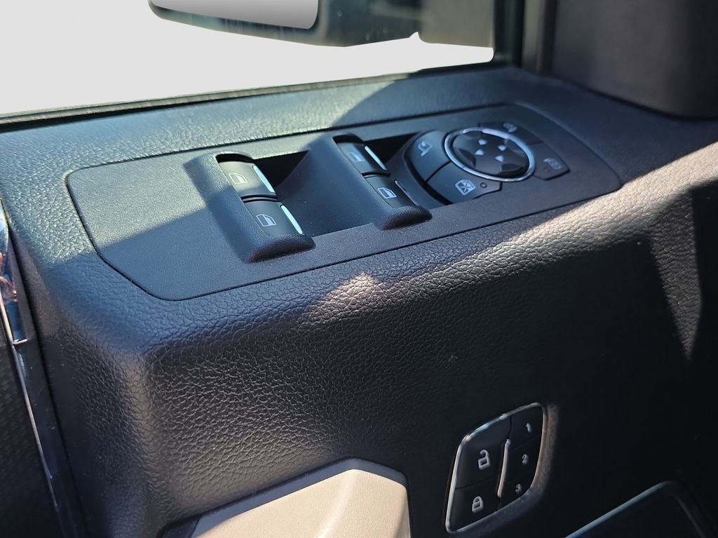 Used 2015 Ford F150 Lariat image 11