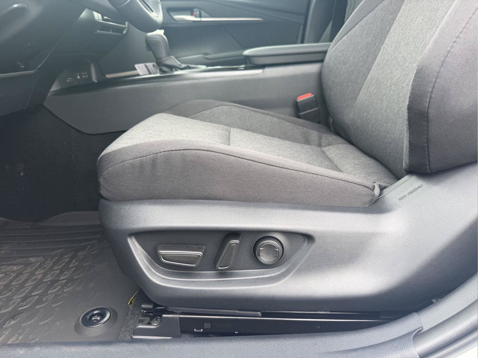New 2026 Toyota Camry LE w/ Convenience Package FWD image 11