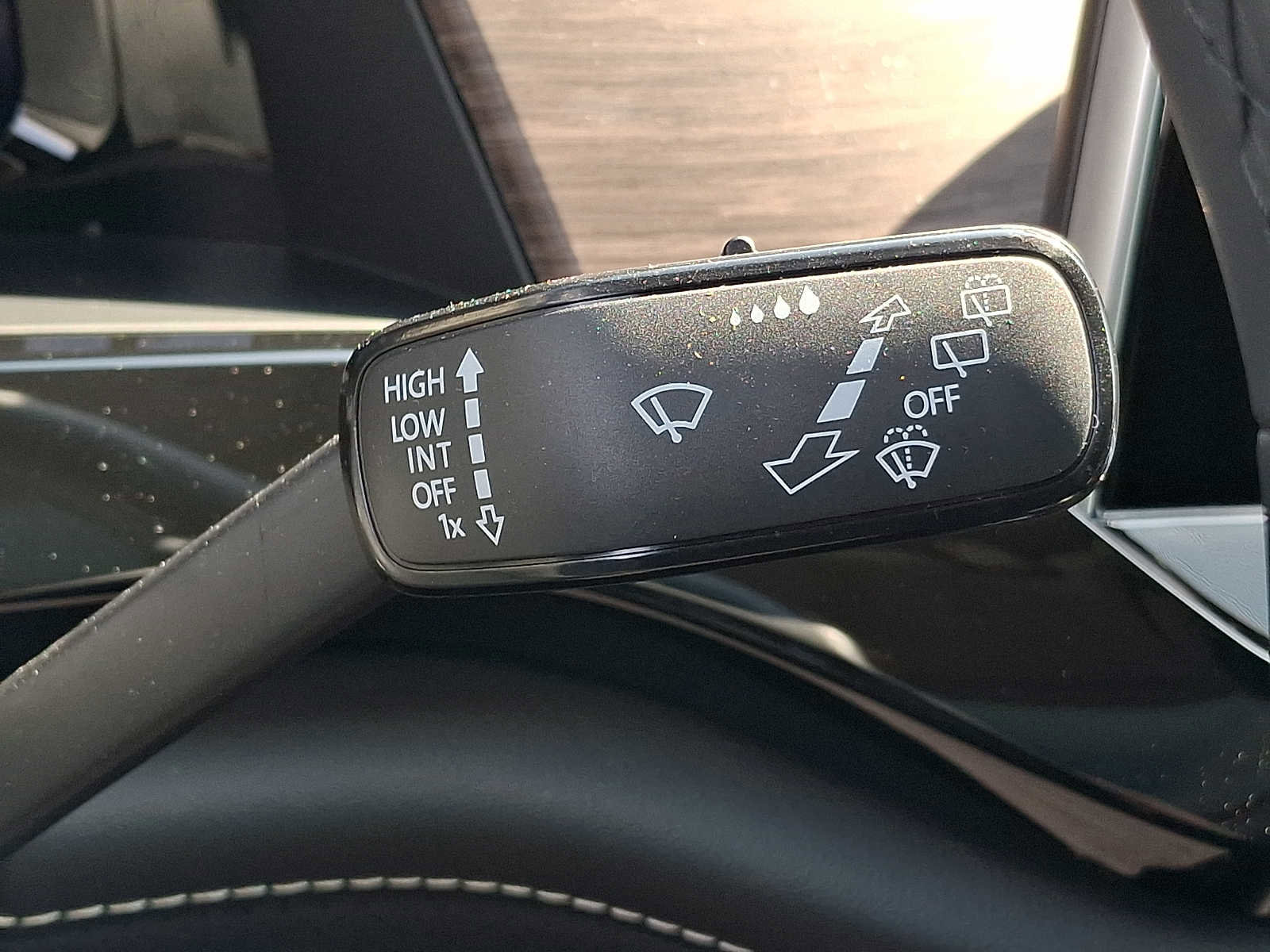 Used 2025 Volkswagen Atlas SEL Premium R-Line image 20