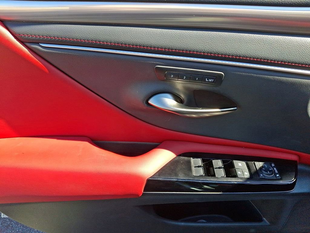 Used 2023 Lexus ES 350 F Sport w/ Accessory Package (Z2) image 10