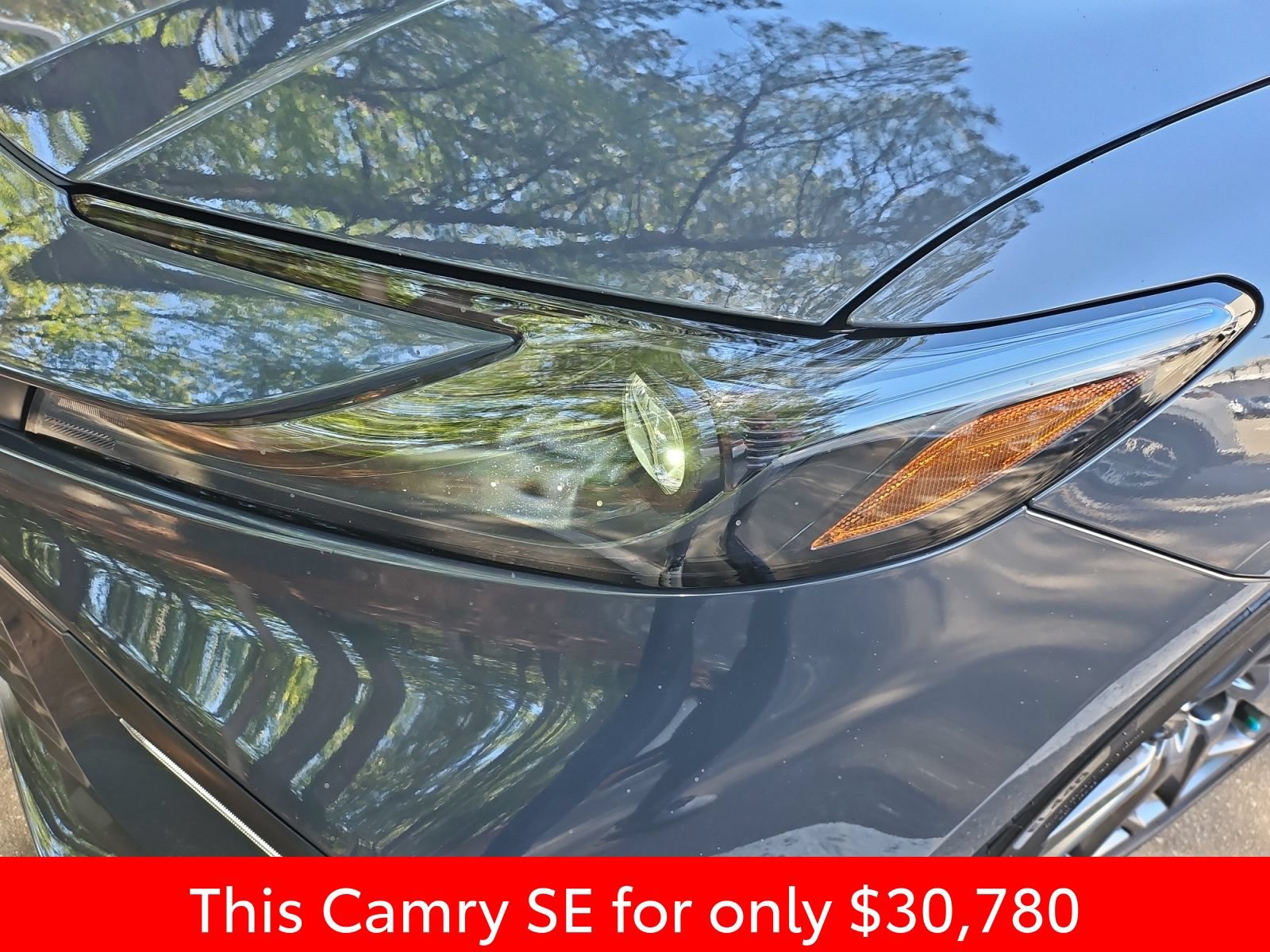 Used 2025 Toyota Camry SE w/ Convenience Package FWD image 13