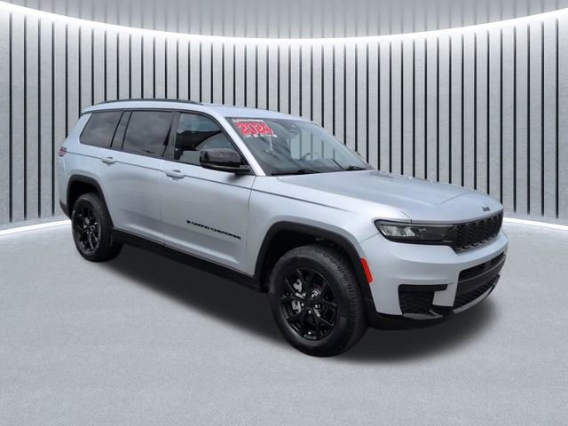 Used 2024 Jeep Grand Cherokee L Laredo AWD/4WD image 2
