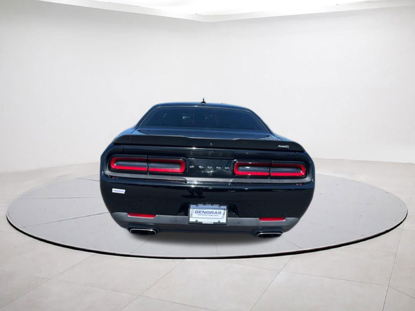 Used 2016 Dodge Challenger R/T Scat Pack w/ Leather Interior Group RWD image 5