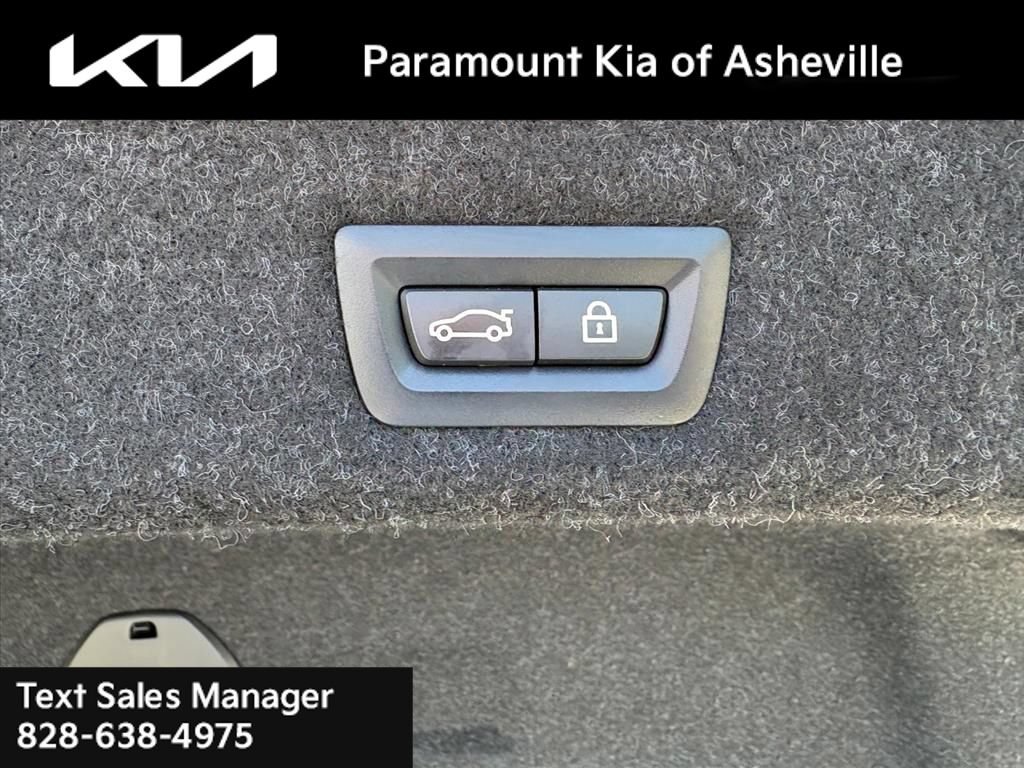 Used 2023 BMW 530i xDrive w/ Convenience Package AWD/4WD image 28