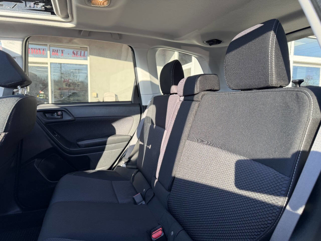 Used 2017 Subaru Forester 2.5i Premium image 19