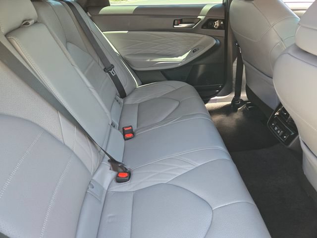 Used 2021 Toyota Avalon Limited w/ Advanced Safety Package FWD image 16