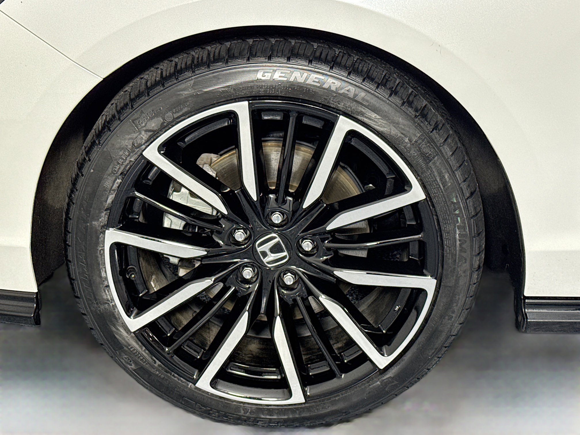 Certified 2024 Honda Accord Touring image 32