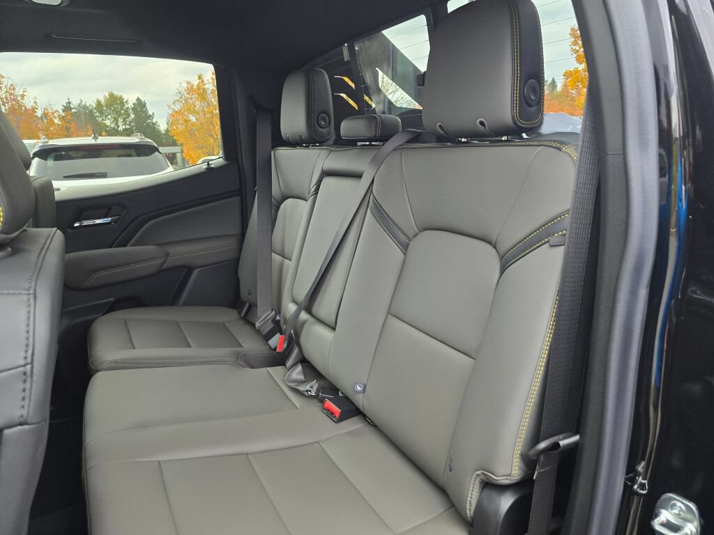 New 2026 Chevrolet Colorado ZR2 w/ Midnight Edition AWD/4WD image 18