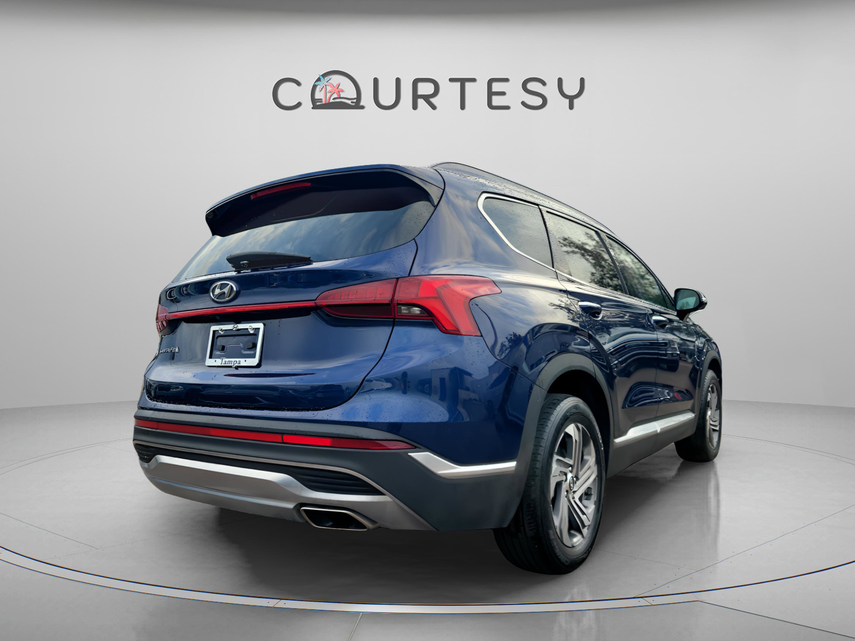 Used 2023 Hyundai Santa Fe SEL w/ Premium Package image 3