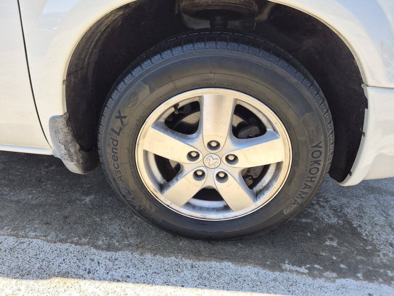 Used 2007 Dodge Caravan SXT w/ Popular Equipment Group I FWD image 22