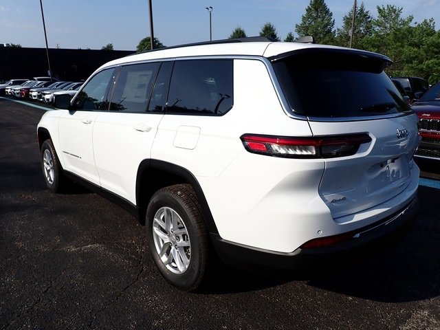 New 2025 Jeep Grand Cherokee L Laredo image 3