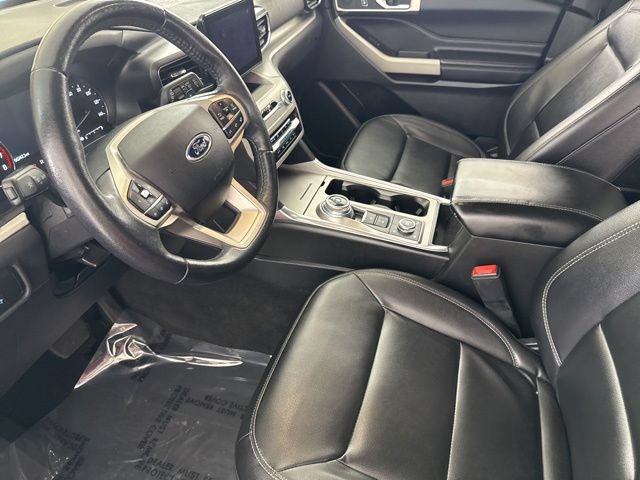 Used 2021 Ford Explorer XLT w/ Equipment Group 202A AWD/4WD image 11