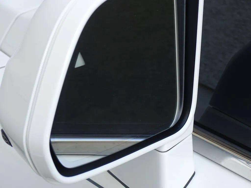Certified 2025 Rolls-Royce Cullinan AWD/4WD image 26