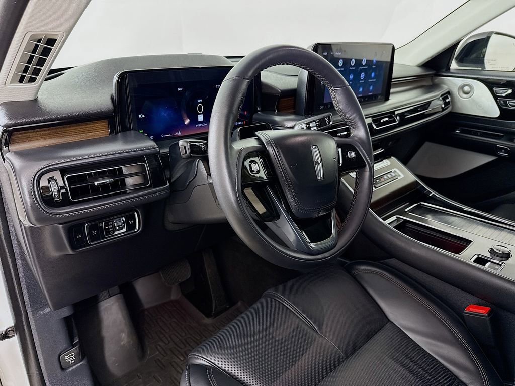 Used 2025 Lincoln Aviator Reserve w/ Equipment Group 201A AWD/4WD image 10