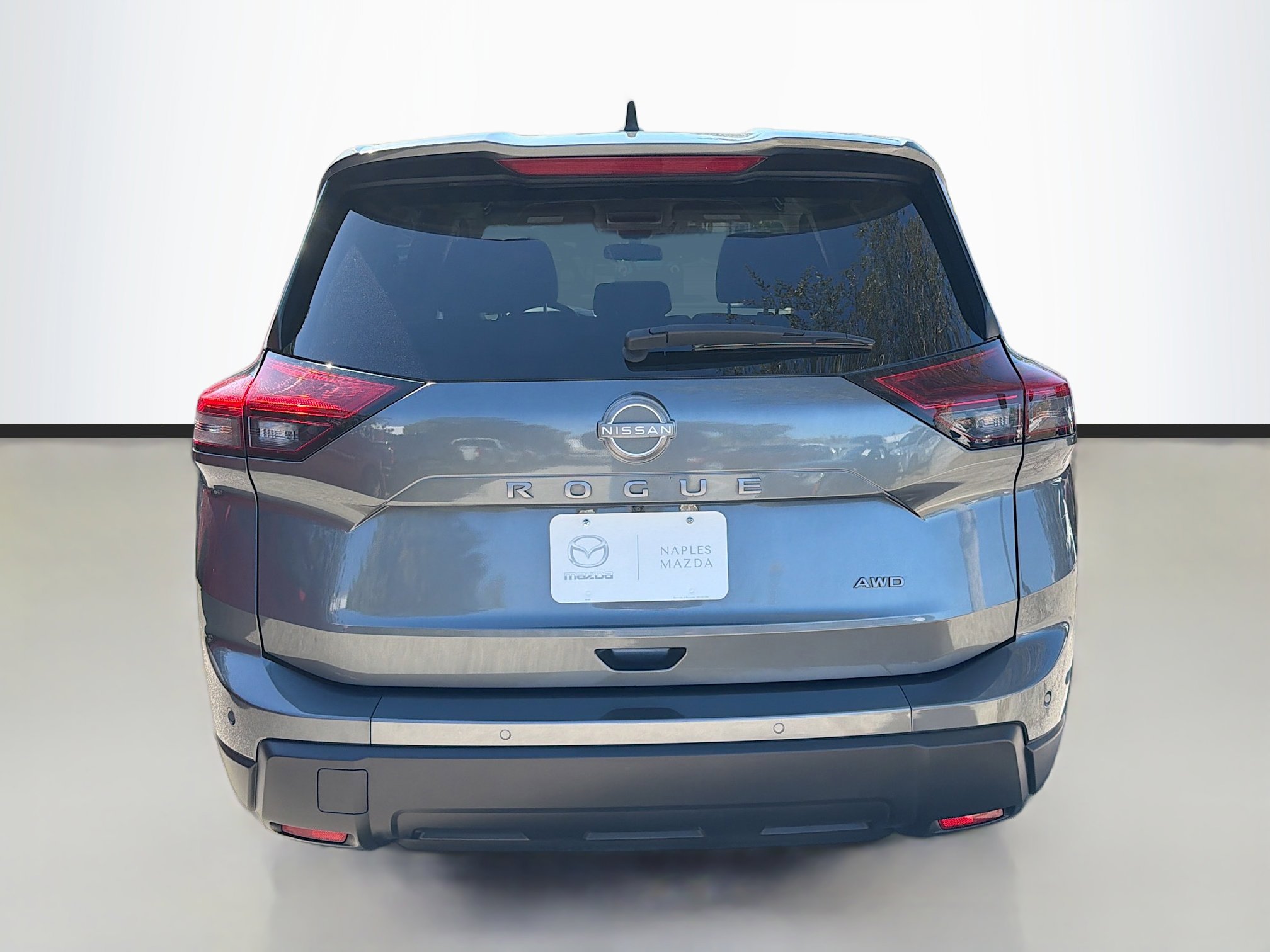 Used 2024 Nissan Rogue S image 4