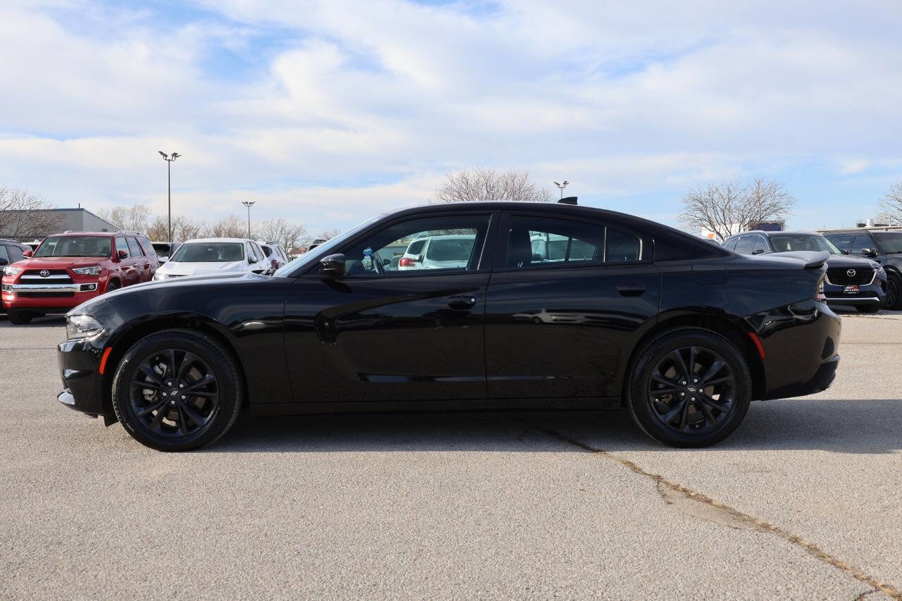 Used 2022 Dodge Charger SXT w/ Blacktop Package image 8