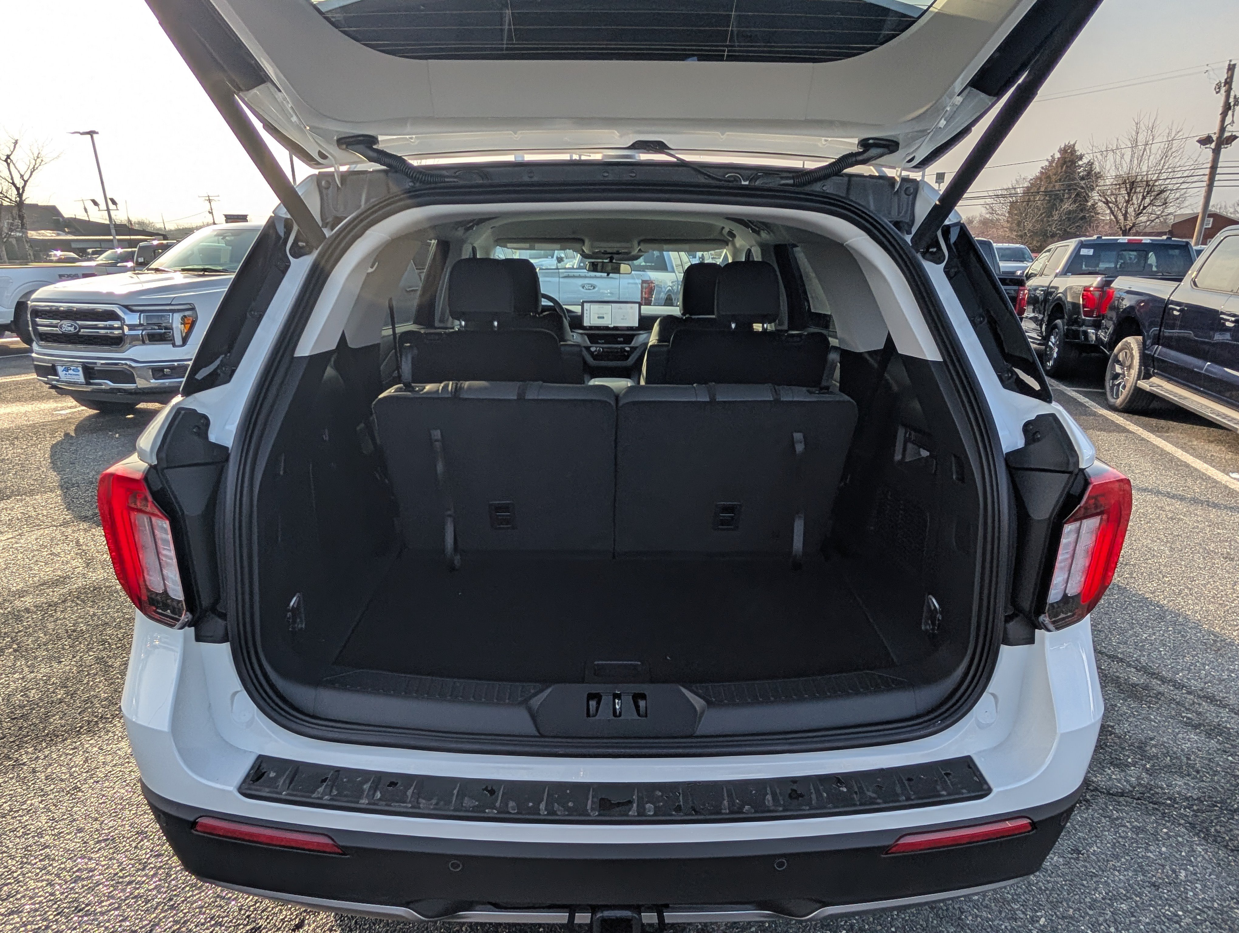 New 2026 Ford Explorer Active w/ Active Comfort Package AWD/4WD image 8