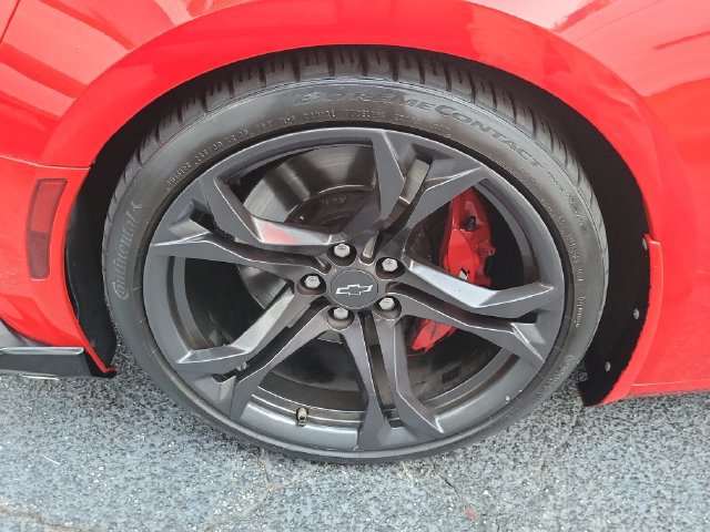Used 2020 Chevrolet Camaro SS RWD image 7