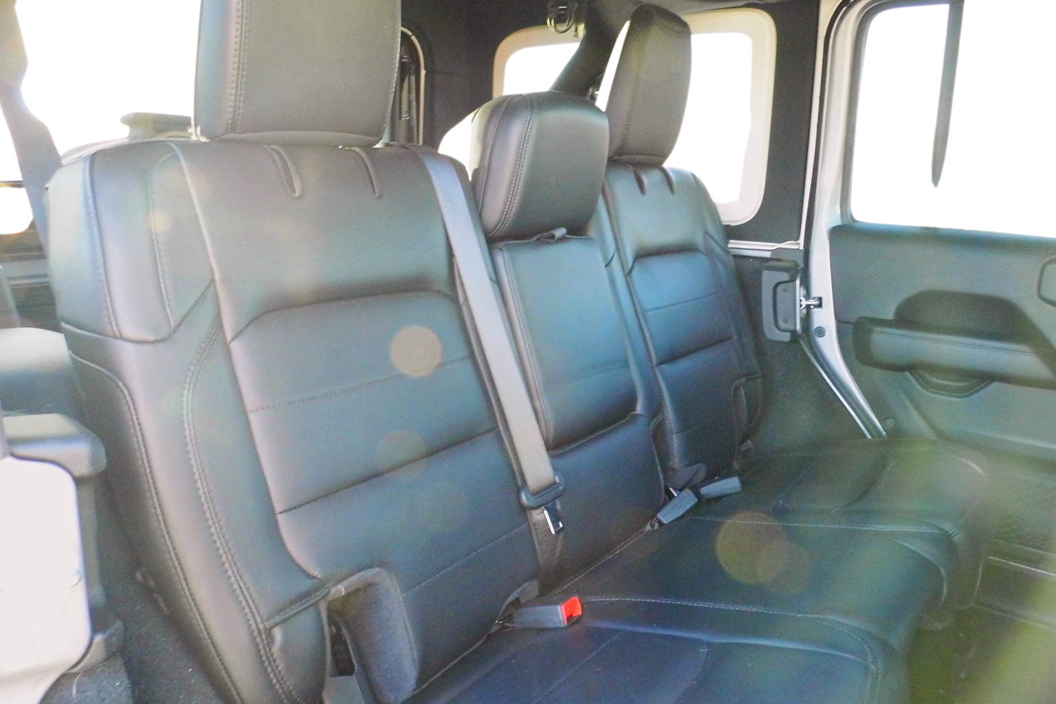 Used 2020 Jeep Wrangler Unlimited Sahara image 24