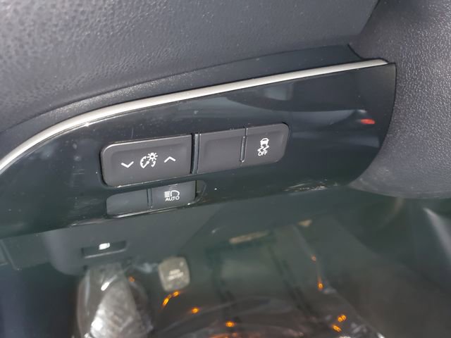 Used 2017 Toyota Prius Four Touring FWD image 19