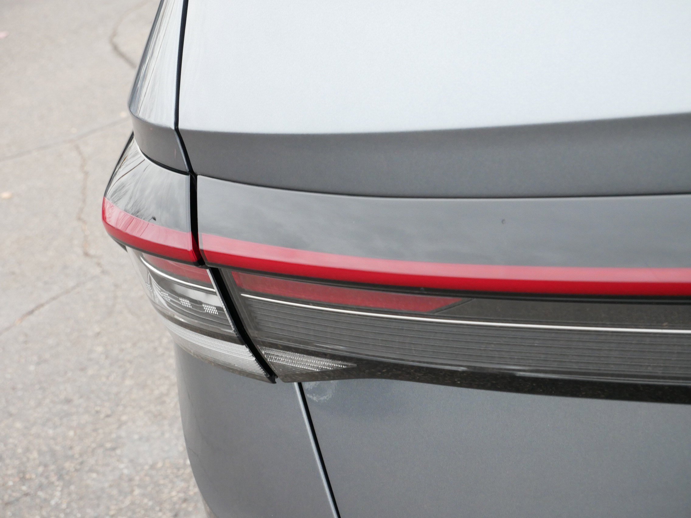 Certified 2025 Volkswagen Taos SEL image 17