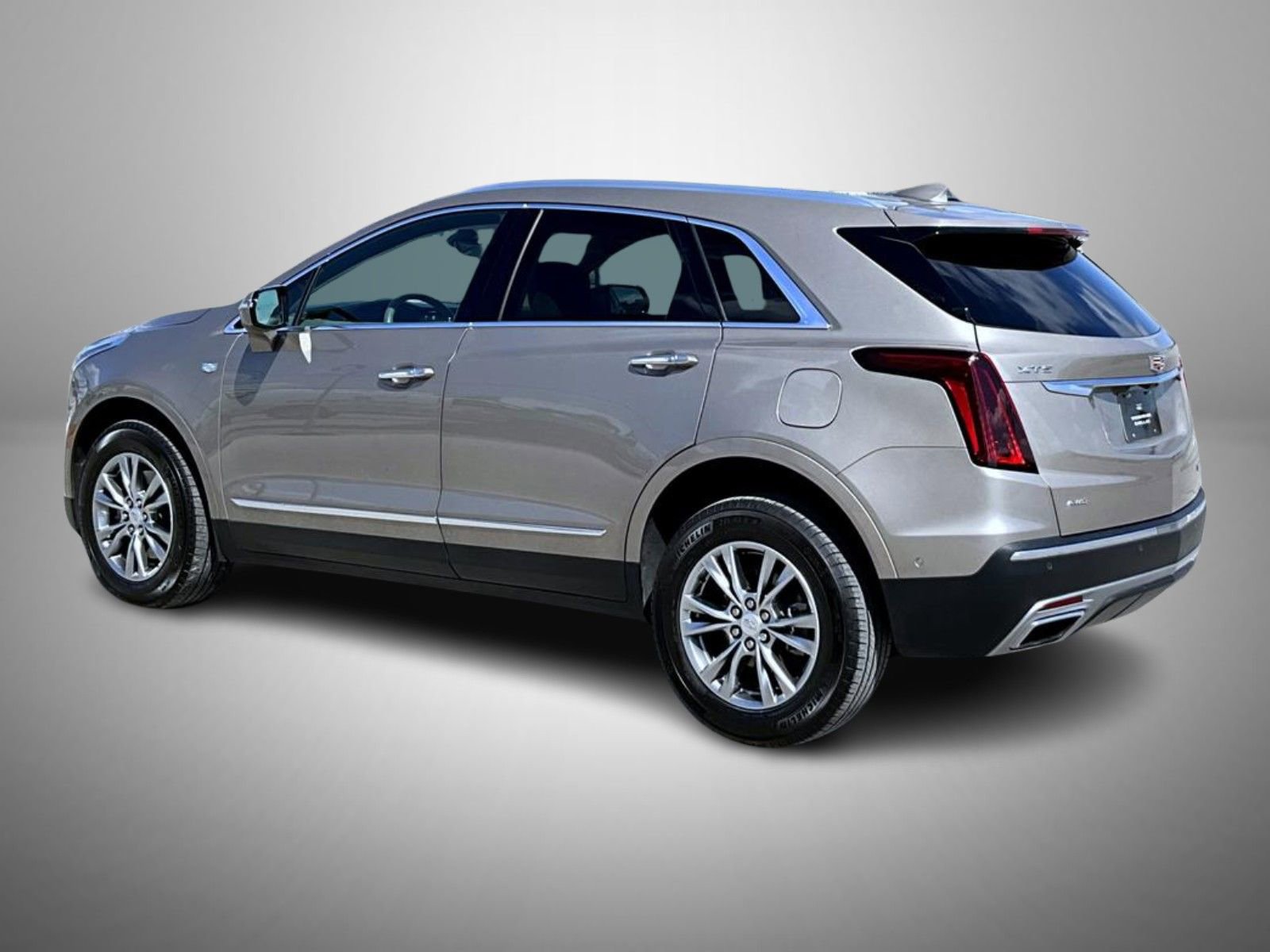 Certified 2023 Cadillac XT5 Premium Luxury w/ Technology Package AWD/4WD image 7