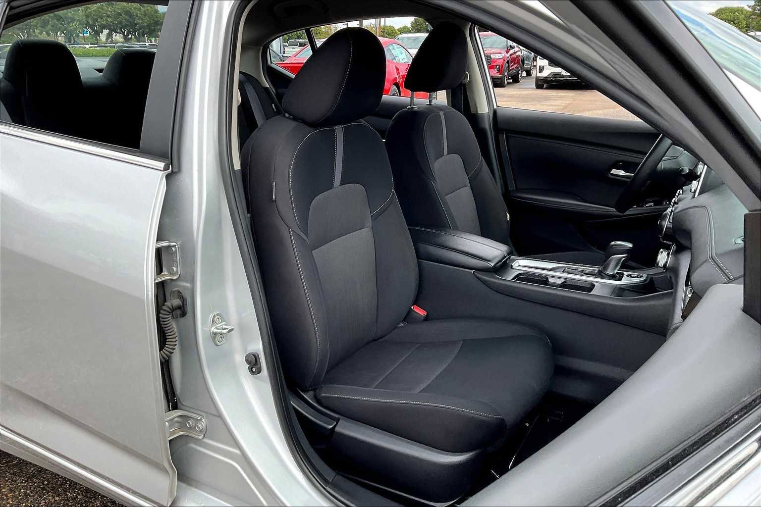 Used 2023 Nissan Sentra SV image 8