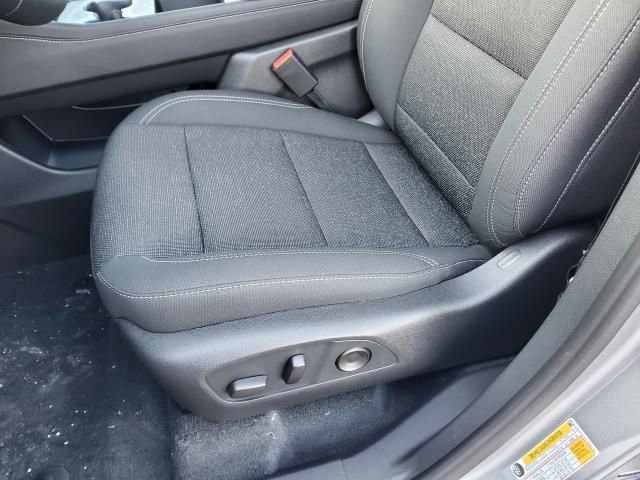 New 2026 Chevrolet Traverse LT w/ Driver Confidence Package image 15