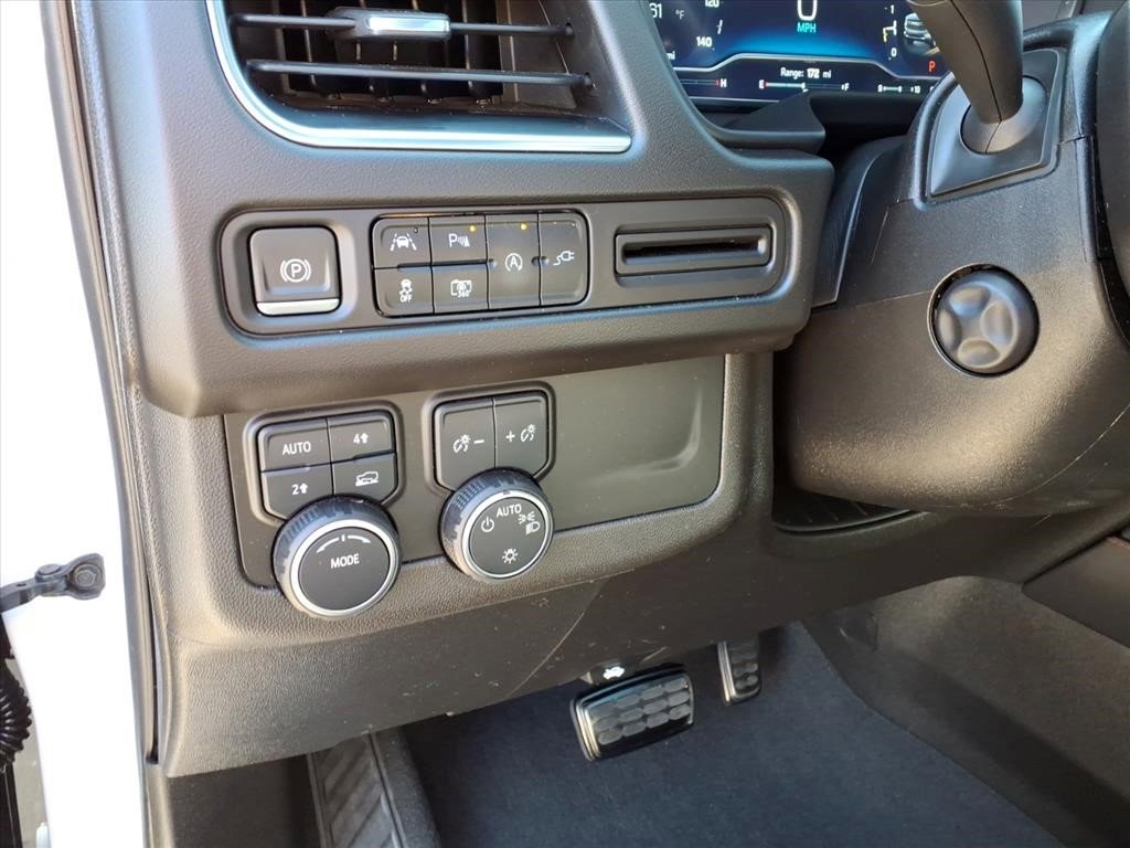 Certified 2022 Chevrolet Suburban RST w/ Sport Performance Package image 20