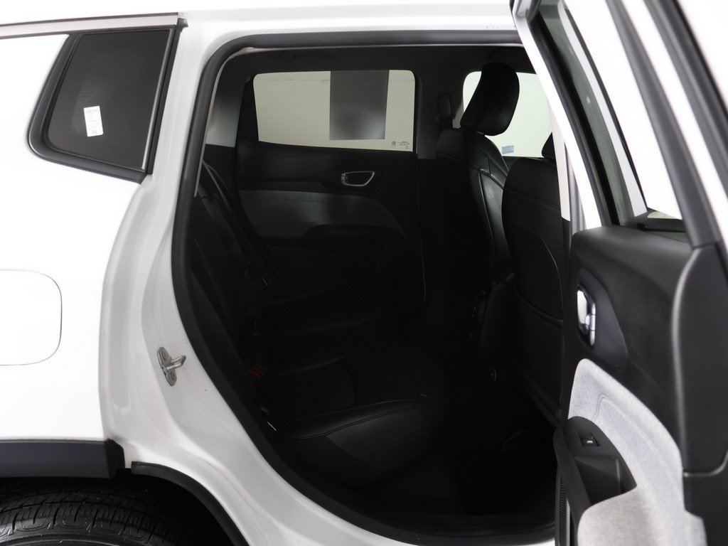 Used 2022 Jeep Compass Latitude AWD/4WD image 30