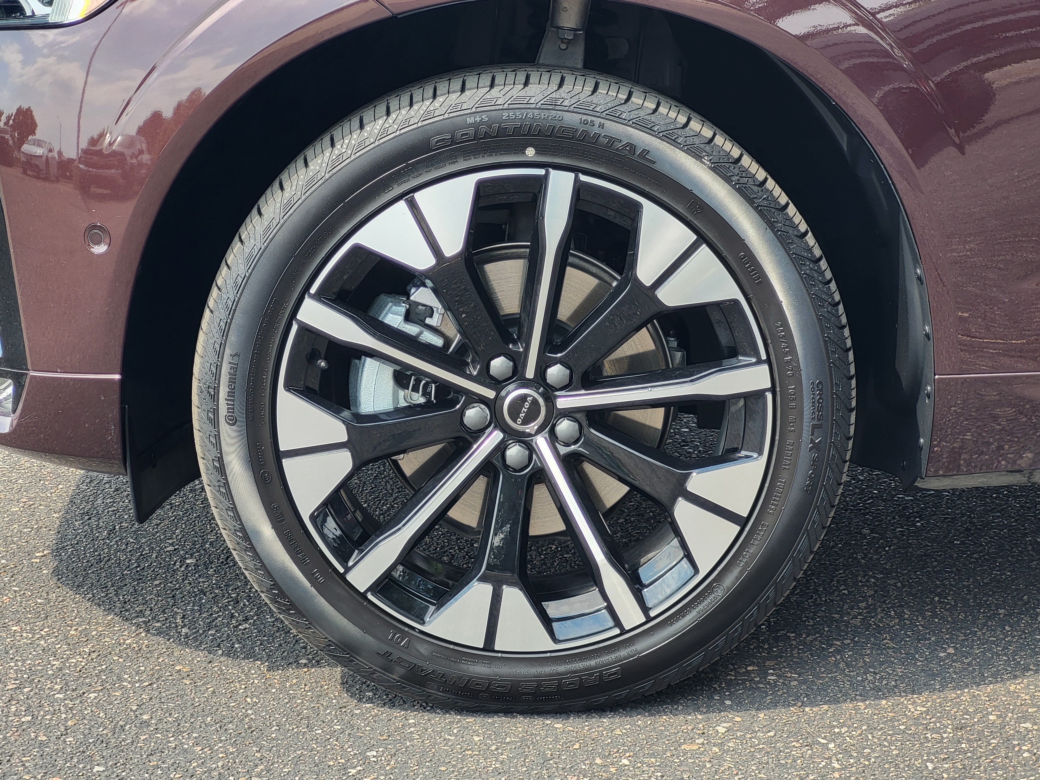 New 2026 Volvo XC60 B5 Plus w/ Protection Package Premier AWD/4WD image 7
