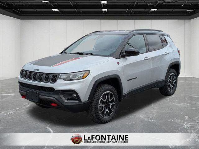 Certified 2025 Jeep Compass Trailhawk AWD/4WD image 1