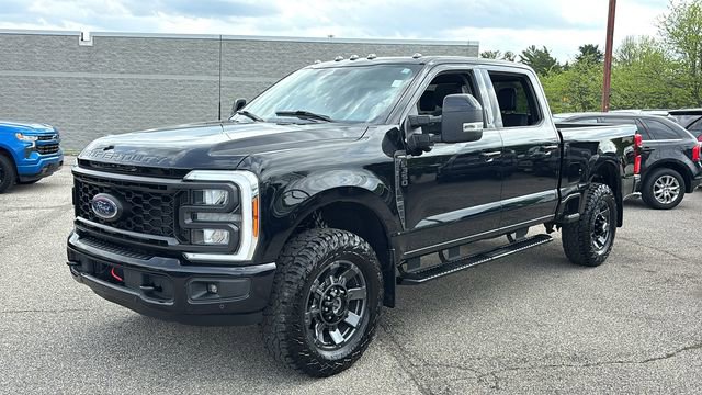 Used 2023 Ford F350 Lariat w/ Lariat Ultimate Package image 2