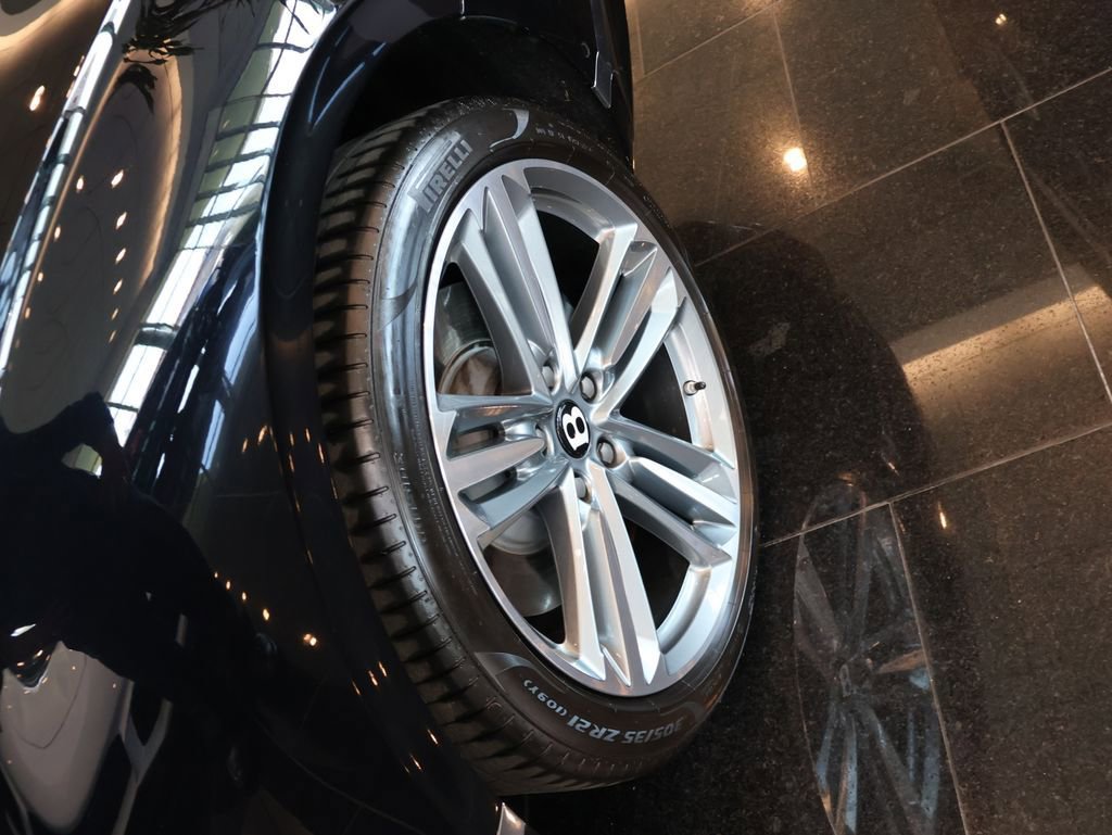 Used 2024 Bentley Continental GT image 38