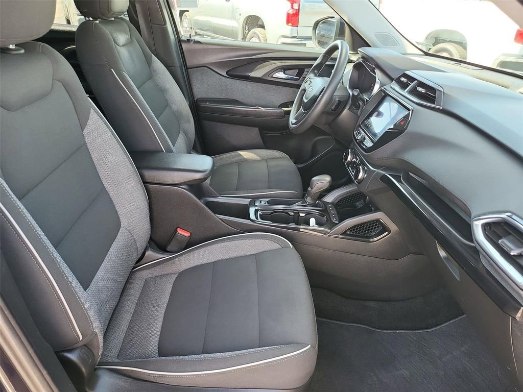 Certified 2021 Chevrolet TrailBlazer LT w/ Convenience Package FWD image 19