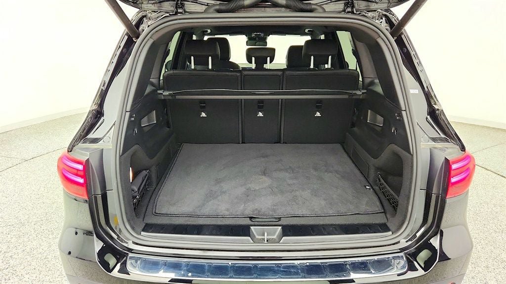 Used 2024 Mercedes-Benz GLB 250 4MATIC w/ Exclusive Package image 21