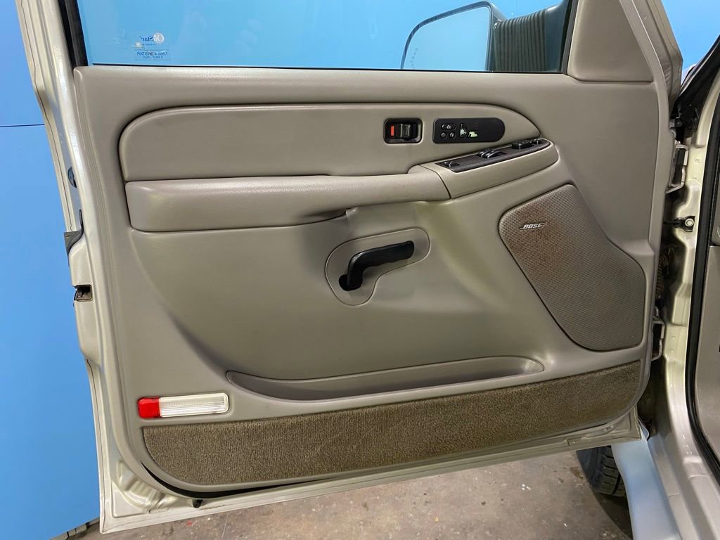 Used 2004 Chevrolet Silverado 3500 LT image 32