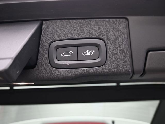 Used 2023 Volvo XC60 B5 Plus w/ Protection Package Premier image 32