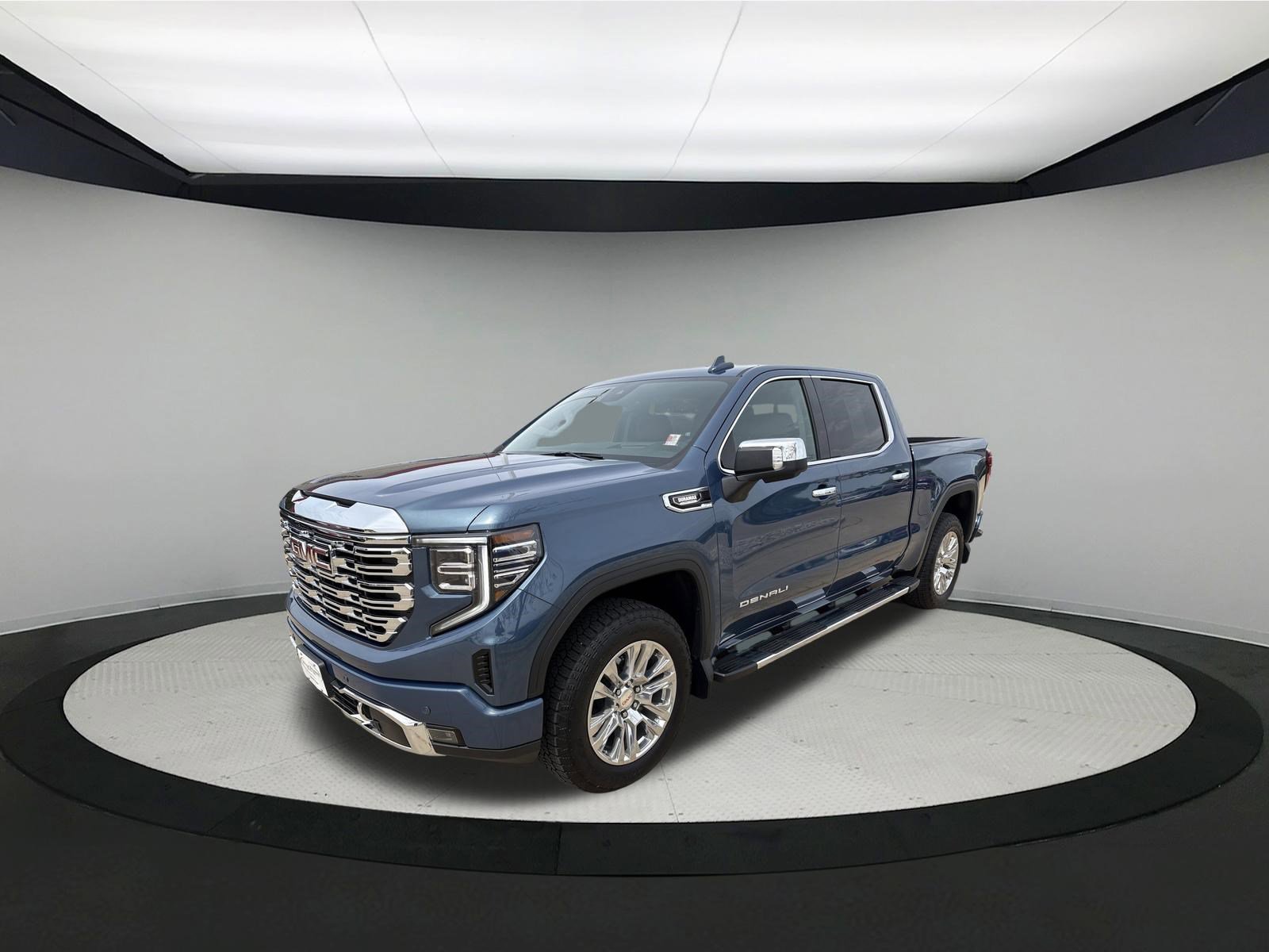 Used 2025 GMC Sierra 1500 Denali w/ Technology Package AWD/4WD image 3