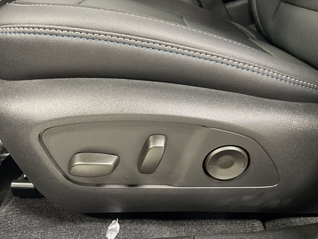 New 2026 Chevrolet Equinox EV LT AWD/4WD image 12